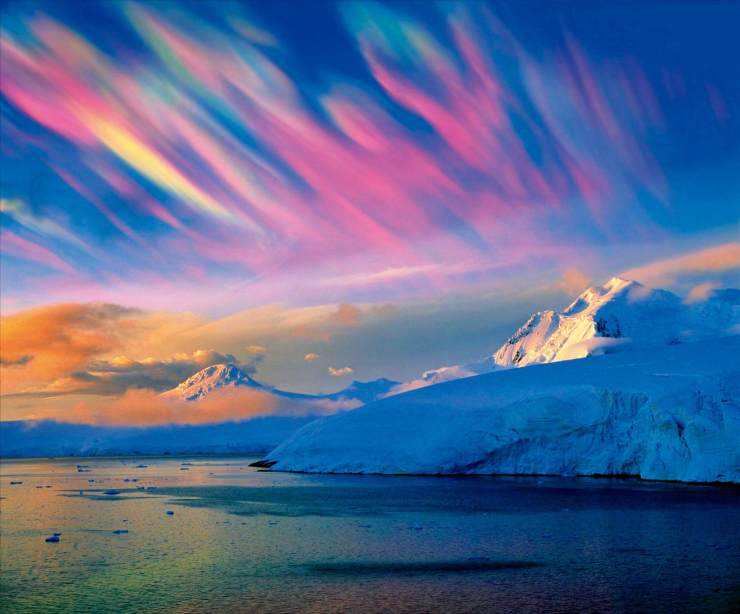 高空中的"七彩祥云"——贝母云